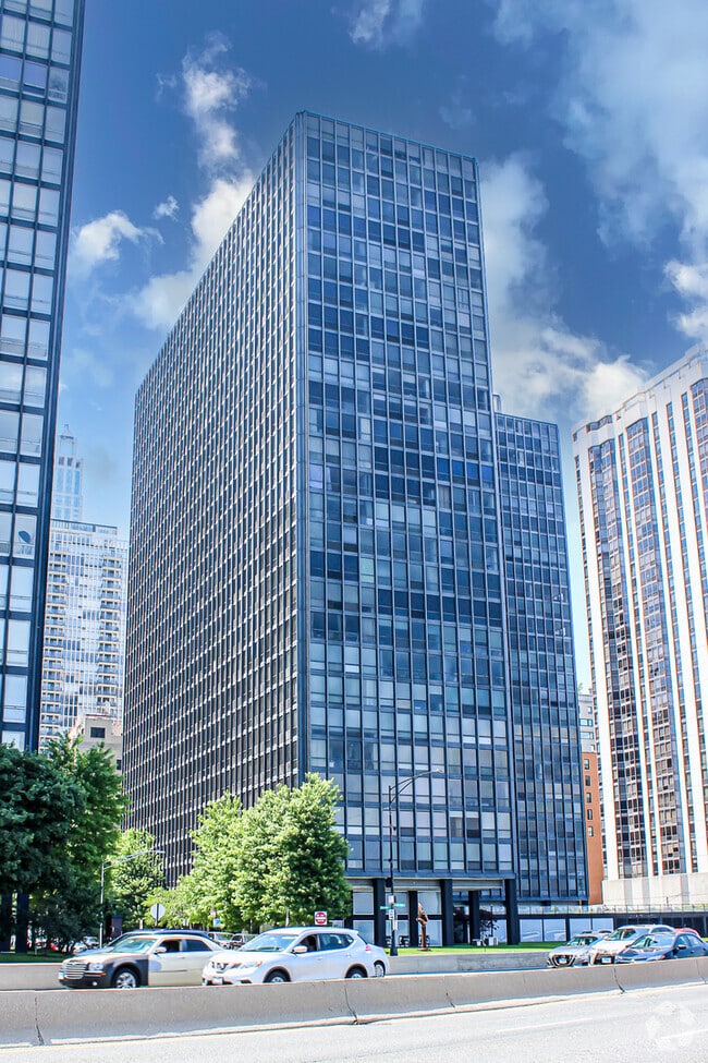 Building Photo - 900 N Lake Shore Dr