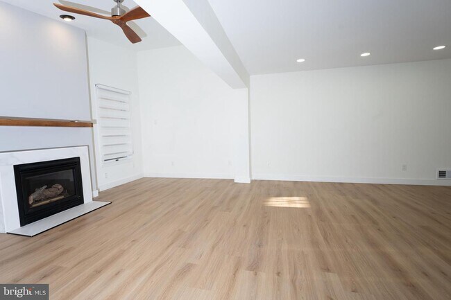 Building Photo - 5307 Juxon Pl