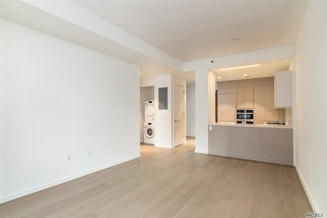 Foto del edificio - 133-27 39th Ave