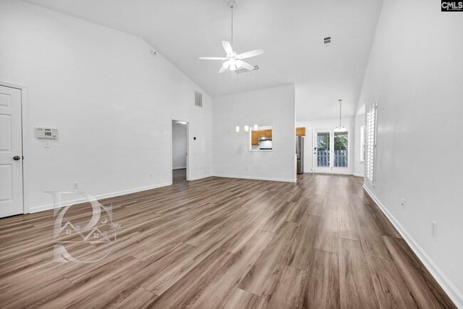 Foto del edificio - 112 Ivy Garden Ln