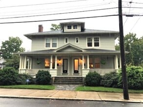 Building Photo - 122 Ridge St