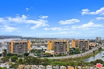 Building Photo - 4337 Marina City Dr