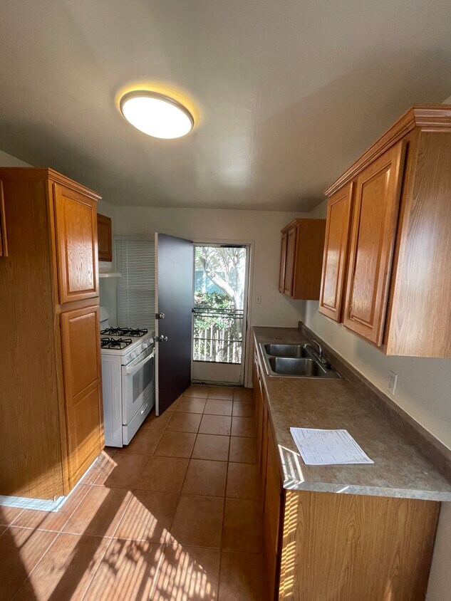 5719 Woodman Ave Unit Valley Glen prime, Van Nuys, CA 91401