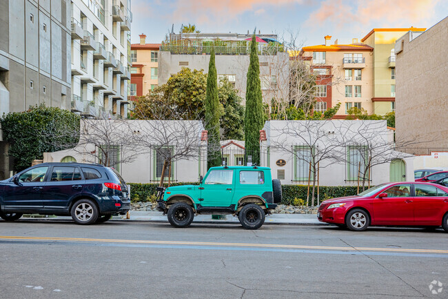 Foto del edificio - The Bungalows