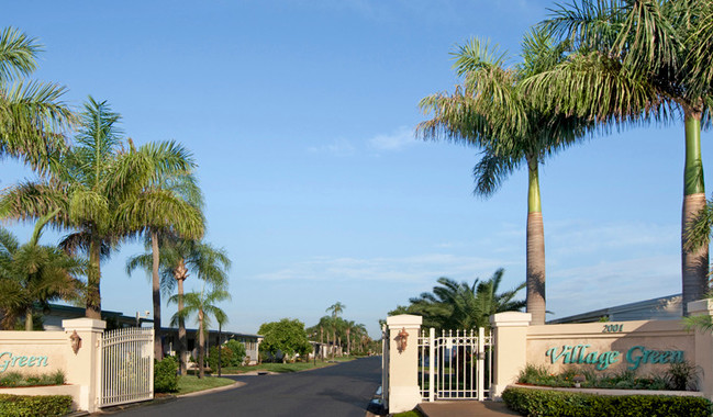 Affordable Senior Community St Petersberg, Florida - Village Green Active 55+