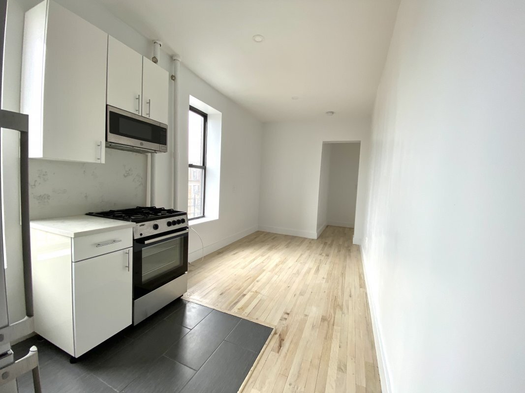 Primary Photo - 1734 Amsterdam Ave