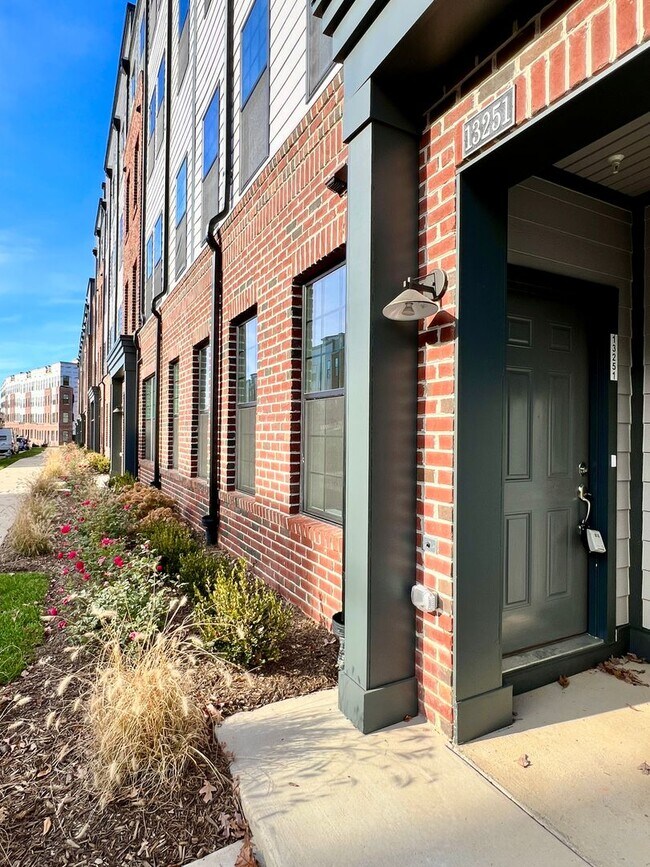 Foto del edificio - NEW CONSTRUCTION! 3 Bed 2.5 Bath Townhome ...