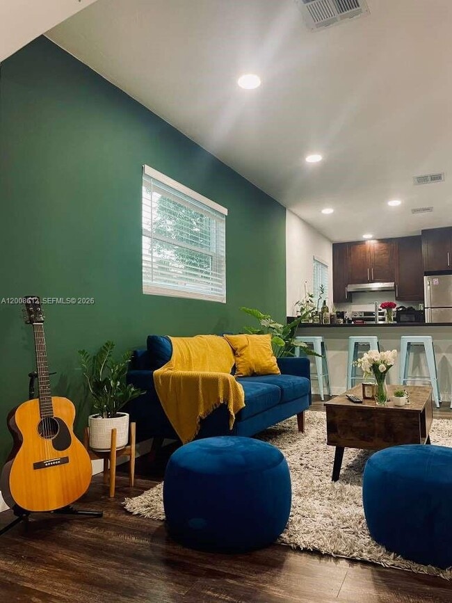 Building Photo - 22 NW 14th Ave