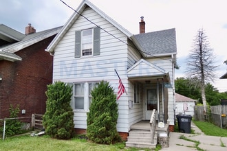 Building Photo - 1506 South Ave