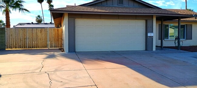 Building Photo - 3545 W Banff Ln.