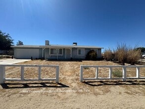 Building Photo - 40325 Ronar St
