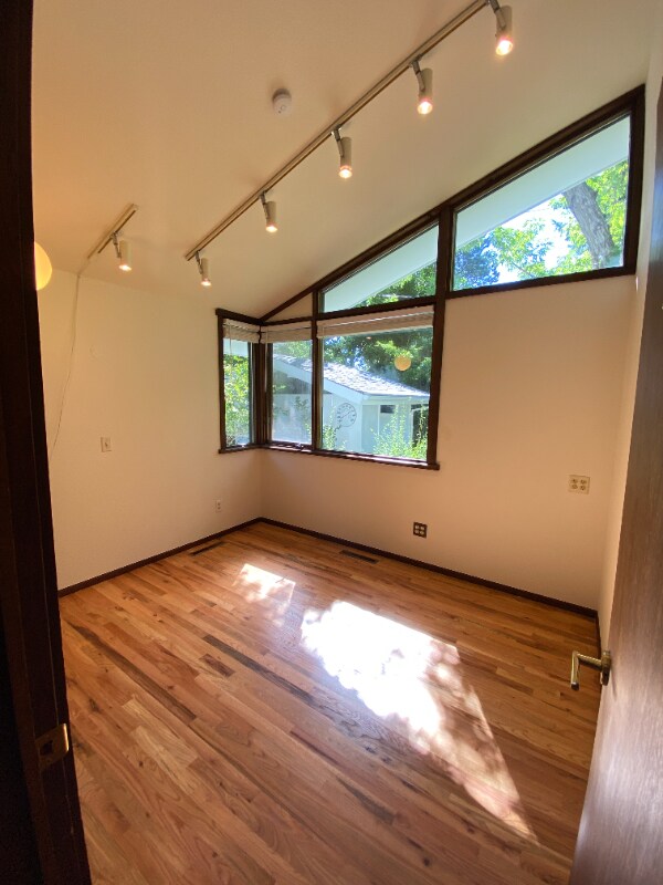Building Photo - 3430 Ash Ave