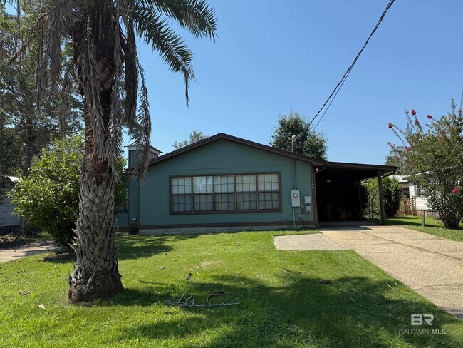 Building Photo - 1601 Matias Dr