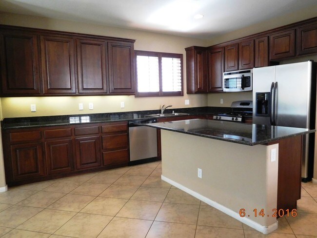Building Photo - 3321 Umbria Gardens Ave