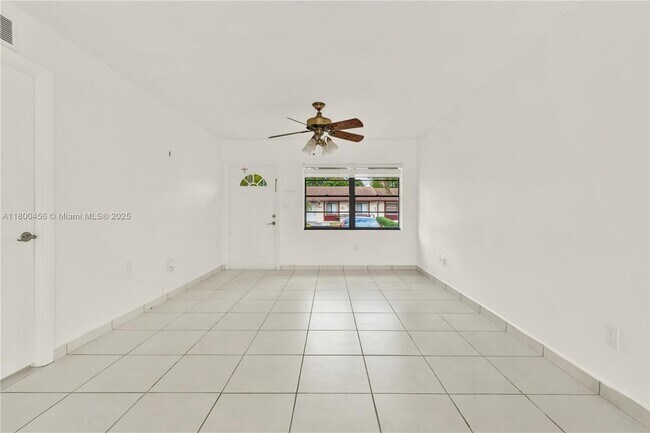 Foto del edificio - 7127 SW 154th Ct