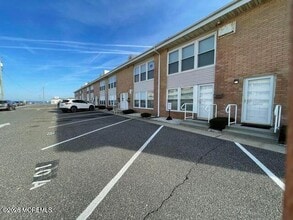 Building Photo - 590 Ocean Ave N