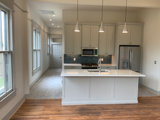 Building Photo - 923 McMath Ave