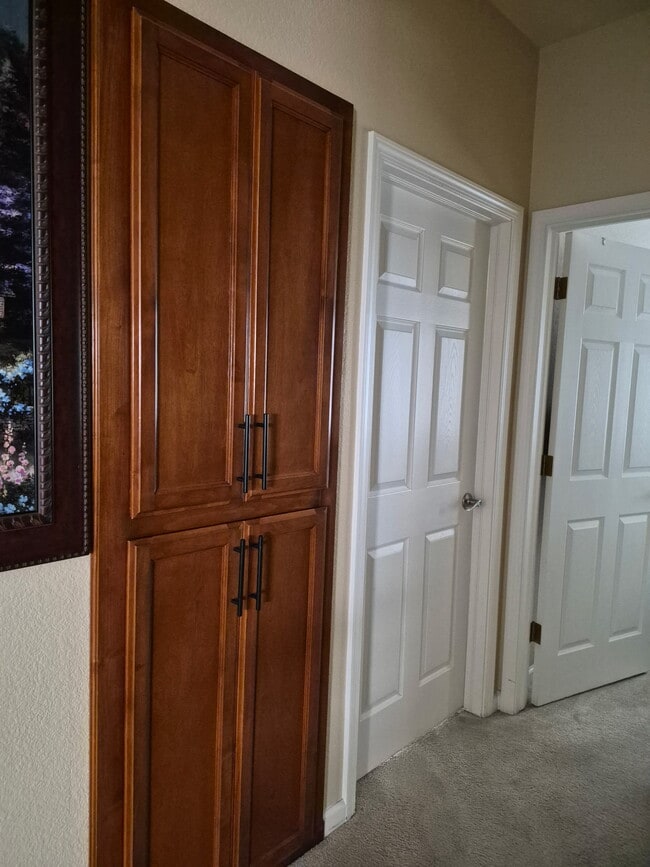 Building Photo - 3005 La Vina Cir