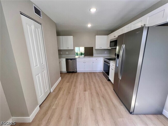 Foto del edificio - 4102 SE 19th Pl