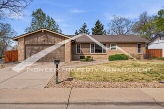 Building Photo - 1399 S Paris Ct