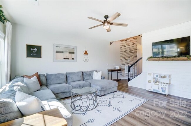 Foto del edificio - 3606 Dolly Madison Rd
