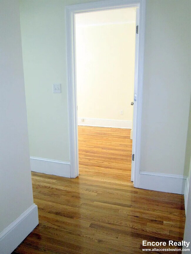 Building Photo - 155 Summer St