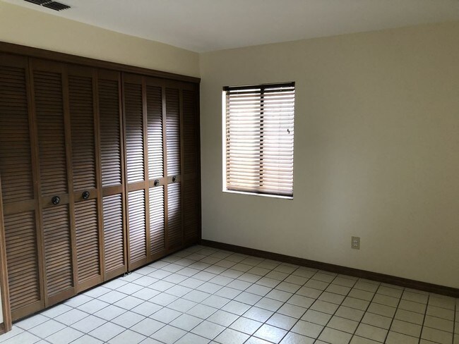 Building Photo - 2371 Lake Heather Heights Ct