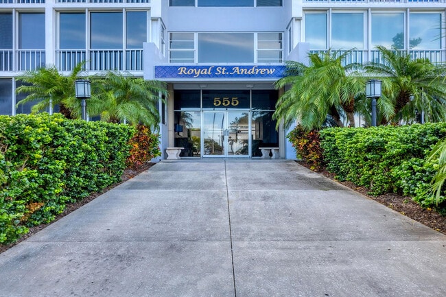 Building Photo - 555 S Gulfstream Ave