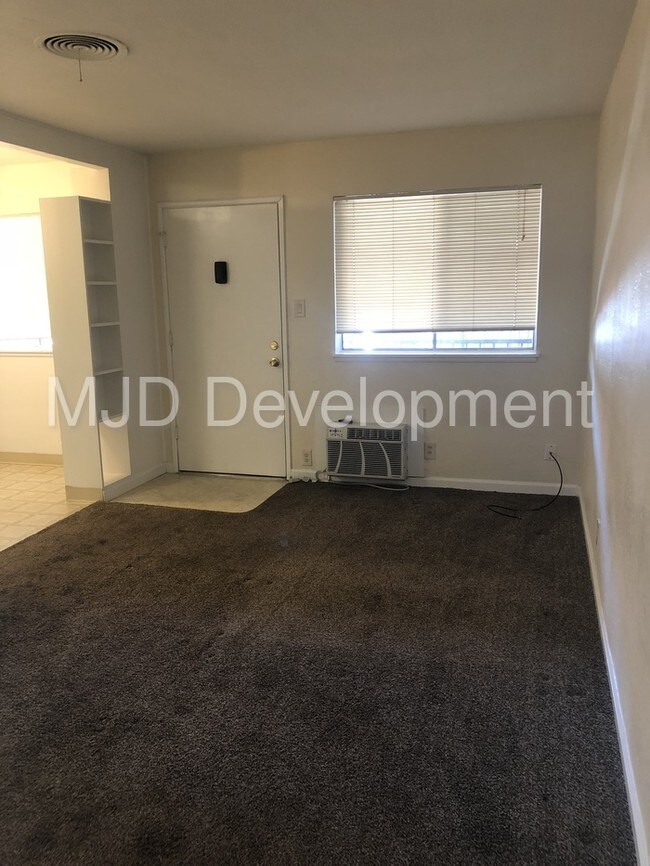 Building Photo - 1409 T St