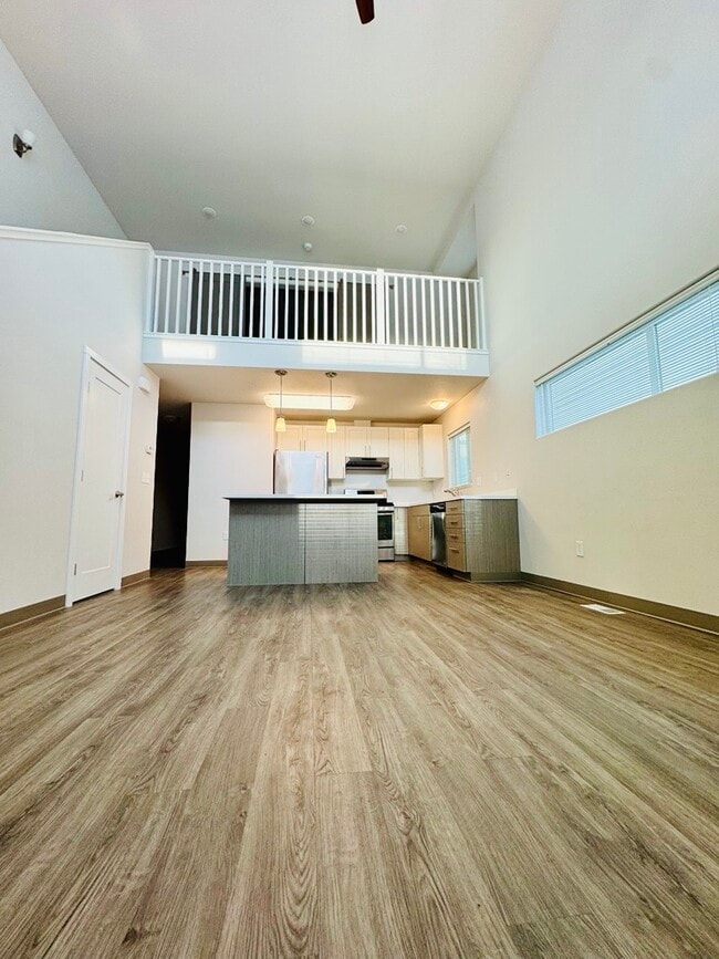 Foto del edificio - 6 E 12th Ave