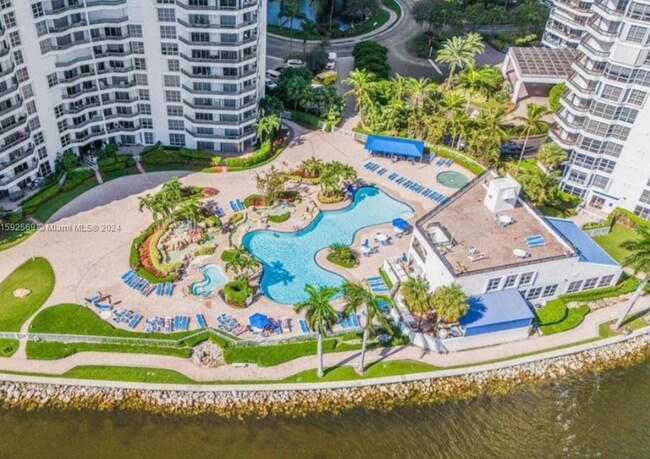 Foto del edificio - 19101 Mystic Pointe Dr