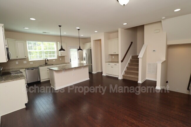 Building Photo - 1405 Regents Ln