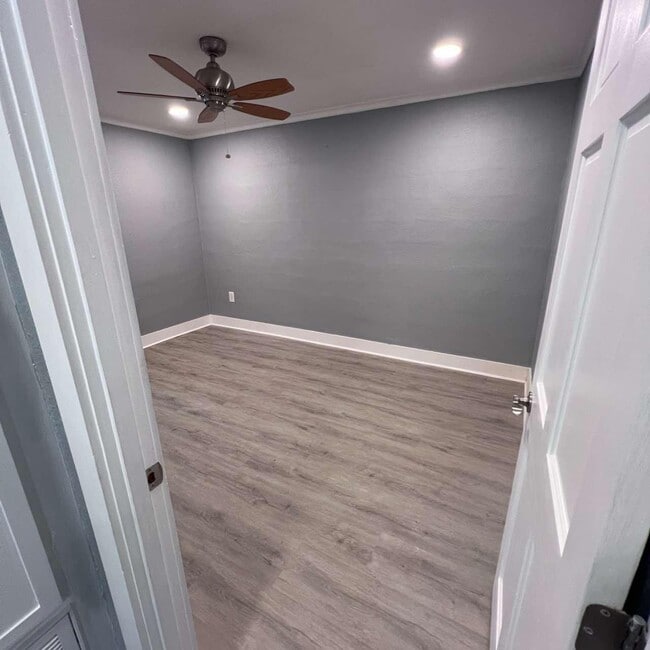 Foto del edificio - 121 Harbeson Ave SE