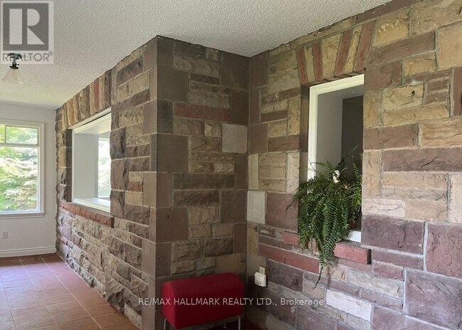 Photo du bâtiment - 104 Ridgewood Rd