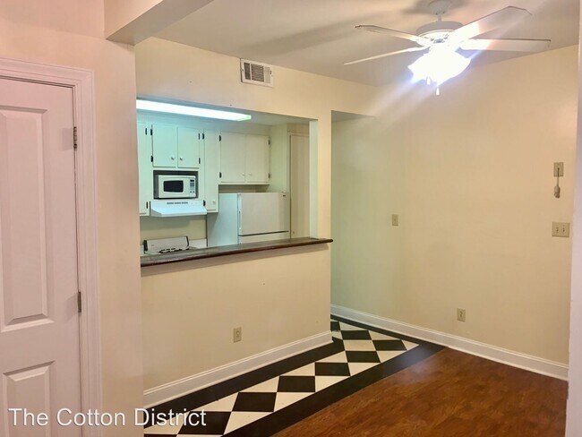 Foto del edificio - 328 N Madison St