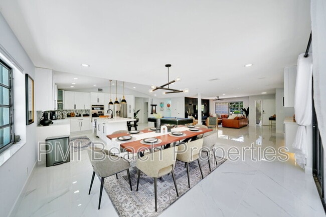Building Photo - 4526 St Andrews Dr