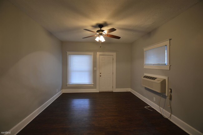 Foto del edificio - 530 E Raymond St