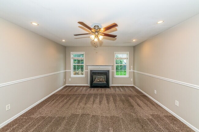 Foto del edificio - 6412 Willowlawn Dr