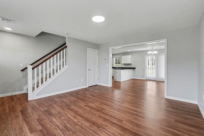 Foto del edificio - 120 Hart Ln