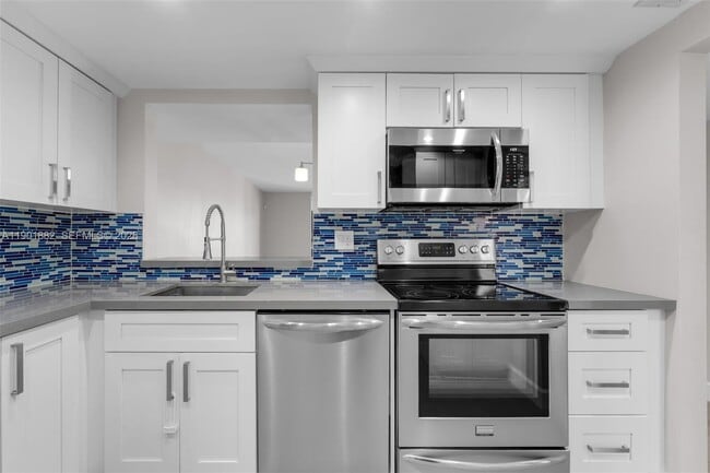 Foto del edificio - 8045 SW 107th Ave