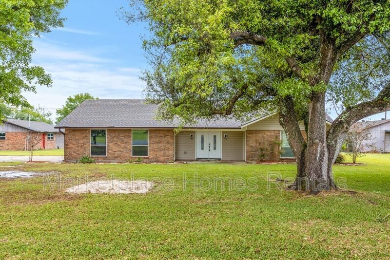 Primary Photo - 6861 Oyster Dr