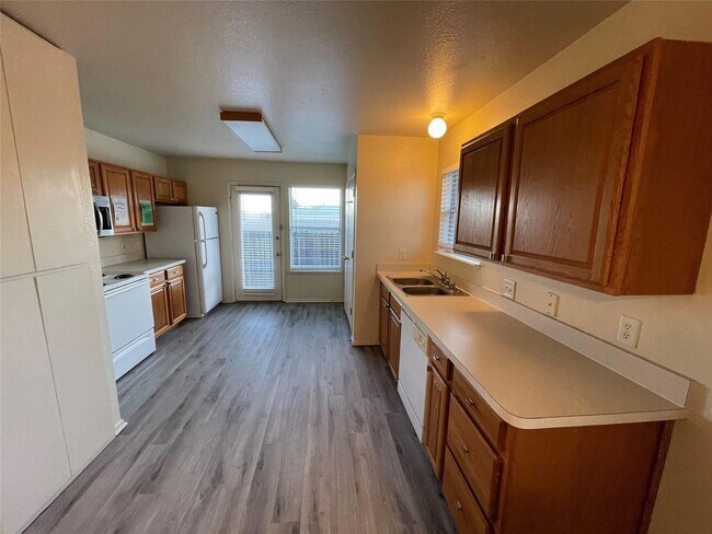 Foto del edificio - Cozy 2 Bedroom and 2 bathroom duplex for rent in Saginaw!