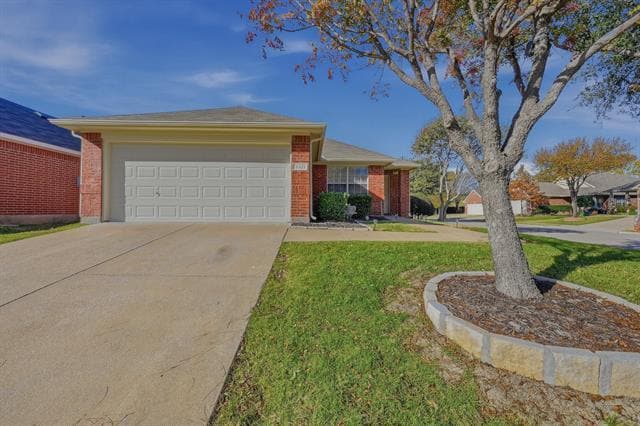 Building Photo - 3321 Versante Dr