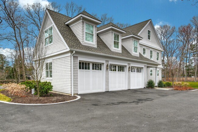 Building Photo - 41 Holly Ln