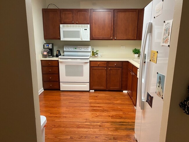 Kitchen - 211 E Ohio St