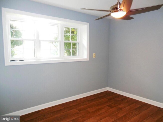 Building Photo - 1420 Orleans Ct