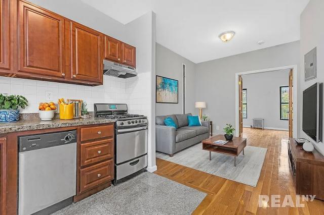 Foto del edificio - 2 bedroom in Brooklyn NY 11217