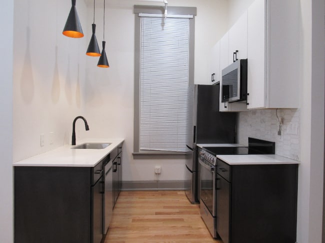 Photo - 1725 Elm St Apartment