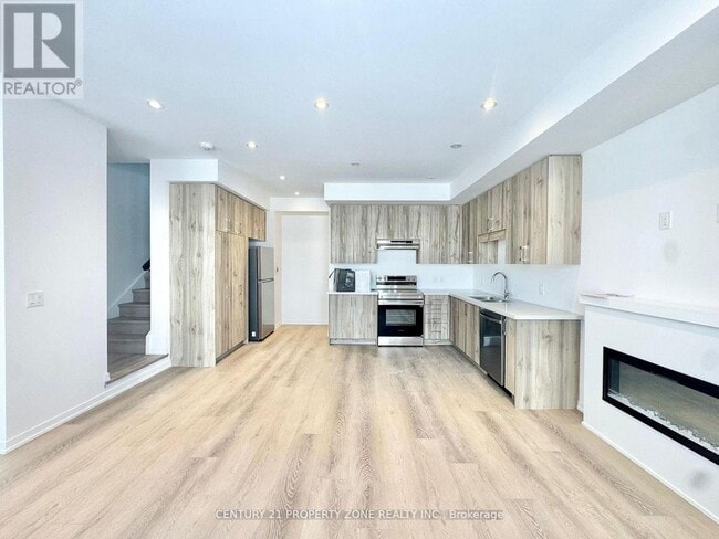 Building Photo - 49 Kingbird Cmn
