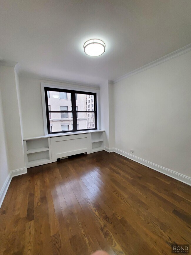 Building Photo - 96 Fifth Avenue